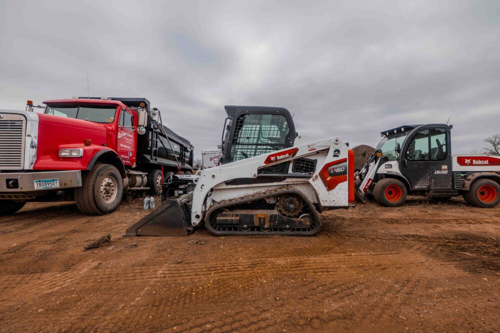 2023 Bobcat Compact Track Loader T450 - Image 5