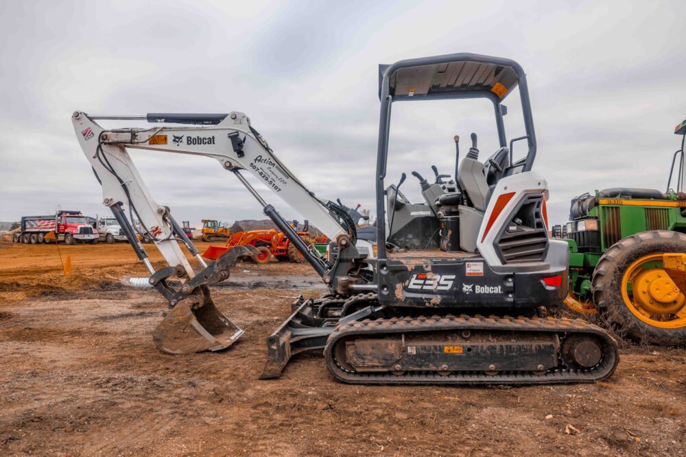 2017 Bobcat E35 Compact Excavator - Image 2