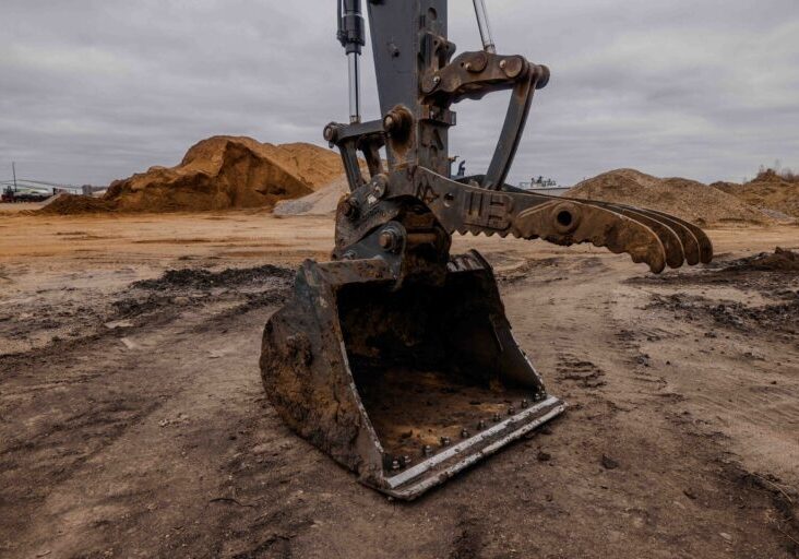 25-AC-equipment-rental-18642